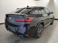 Skats no labās puses aizmugurē