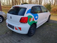 Pogled od pozadi desno