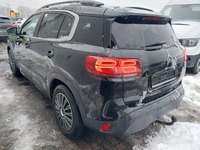 Pogled od pozadi levo