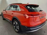 Vaade tagant vasakult