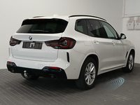 Skats no labās puses aizmugurē