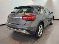 Pogled od pozadi desno