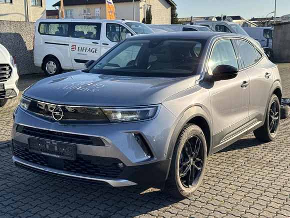 Вид спереди слева