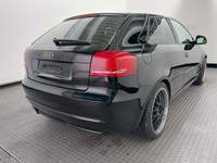 Pogled od pozadi desno