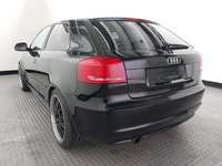 Pogled od pozadi levo