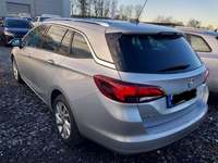 Widok z tyłu po stronie lewej