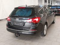 Widok z tyłu po stronie prawej