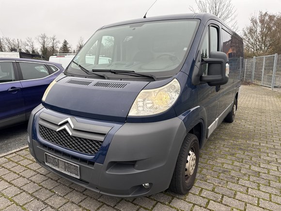 Вид спереди слева