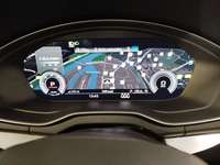 Pohled na přístrojovou desku