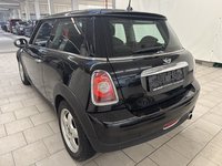 Вид сзади слева