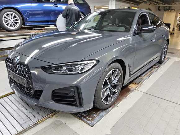 Вид спереди слева