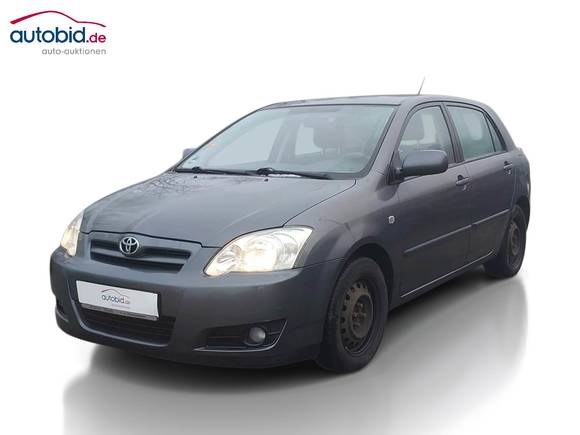 Skats no kreisās puses priekšā