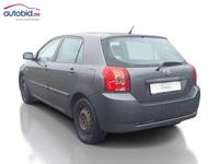 Skats no kreisās puses aizmugurē