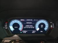 Pohľad na združený prístroj na palubnej doske