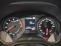 Pohľad na združený prístroj na palubnej doske