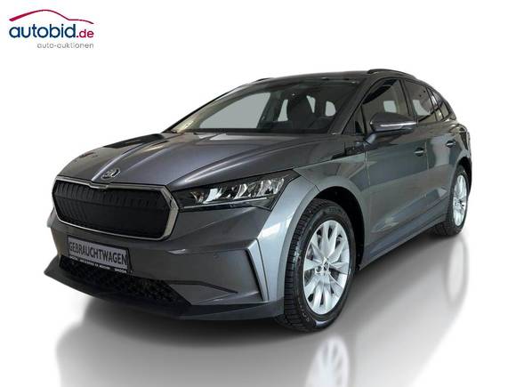 Изглед отпред отляво