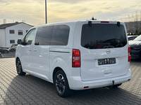 Вид сзади слева