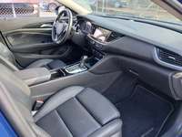 Вид на салон