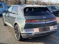 Вид сзади слева