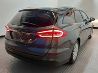 Pogled od pozadi desno