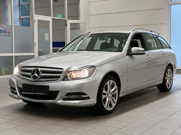 Вид спереди слева