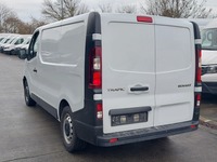 Widok z tyłu po stronie lewej