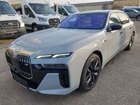 BMW M760 e xDrive Sport-Automatic