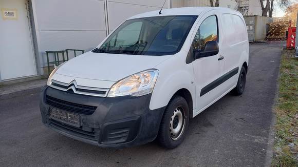 Вид спереди слева