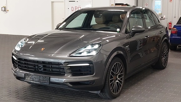 Вид спереди слева