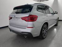 Pogled od pozadi desno