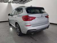 Pogled od pozadi levo