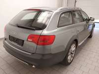 Pogled od pozadi desno