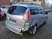 Pogled od pozadi desno