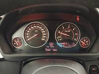 Pohled na přístrojovou desku