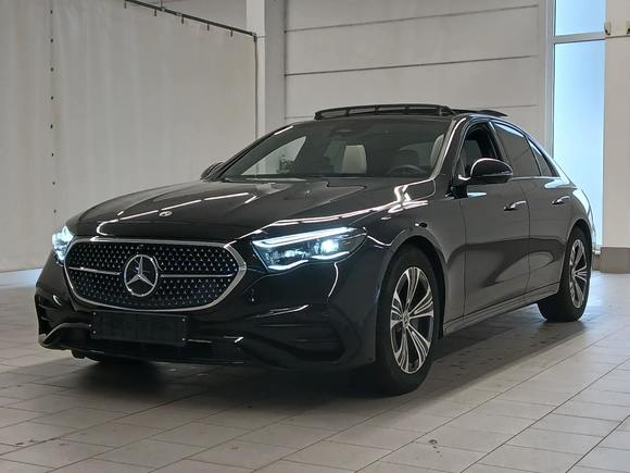 Вид спереди слева