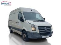 Skats no labās puses priekšā