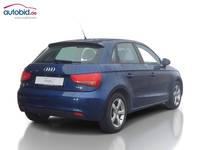 Skats no labās puses aizmugurē