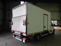 Widok z tyłu po stronie prawej