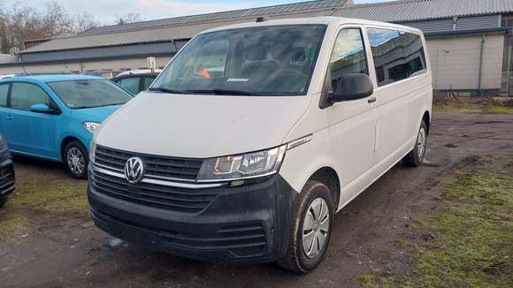 Вид спереди слева