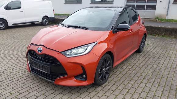 Вид спереди слева