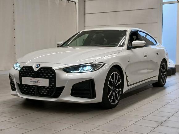 Pogled od napred levo