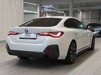 Pogled od pozadi desno