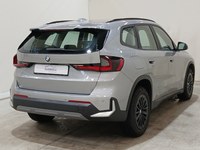 Vue de l’arrière droit