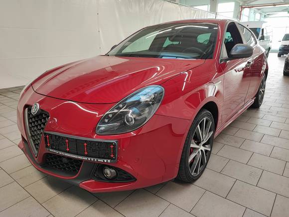 Вид спереди слева