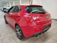 Вид сзади слева