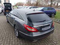 Pogled od pozadi levo