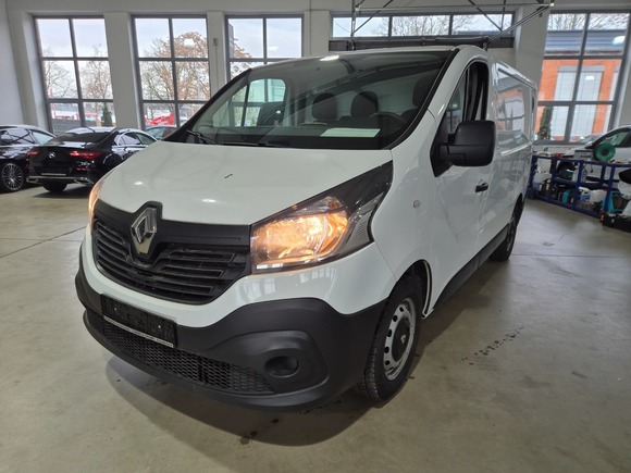 Вид спереди слева