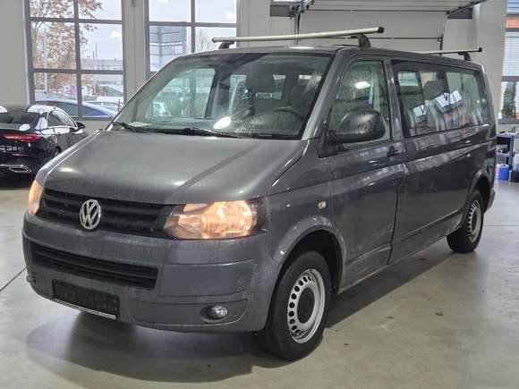 Вид спереди слева