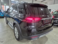 Вид сзади слева