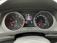 Pohled na přístrojovou desku